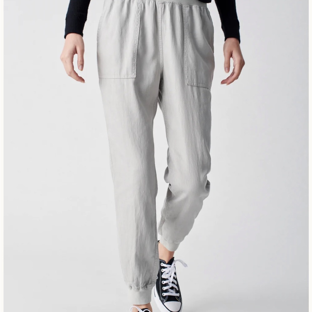 Faherty Arlie Day Pant Jogger Color: Stone Size: Large